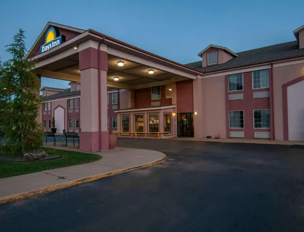 Days Inn by Wyndham Pauls Valley hotel detail image 1