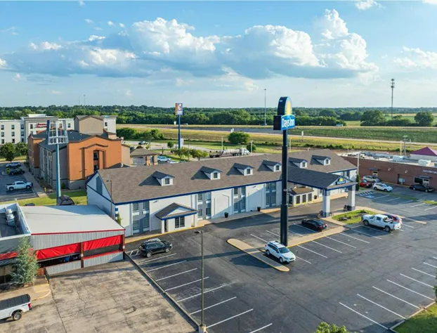 Days Inn by Wyndham Pauls Valley hotel detail image 3