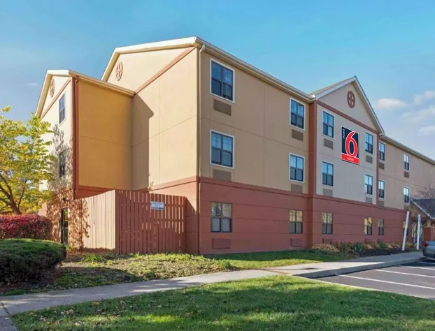 Studio 6 Extended Stay Rochester Henrietta NY hotel detail image 1