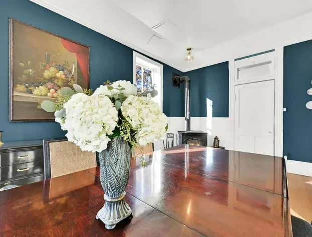 Valley House Inn hotel detail image 1