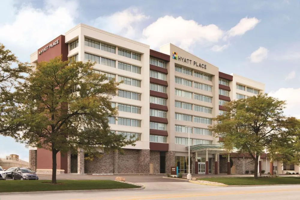 Hyatt Place Chicago/O'Hare Airport hotel hero