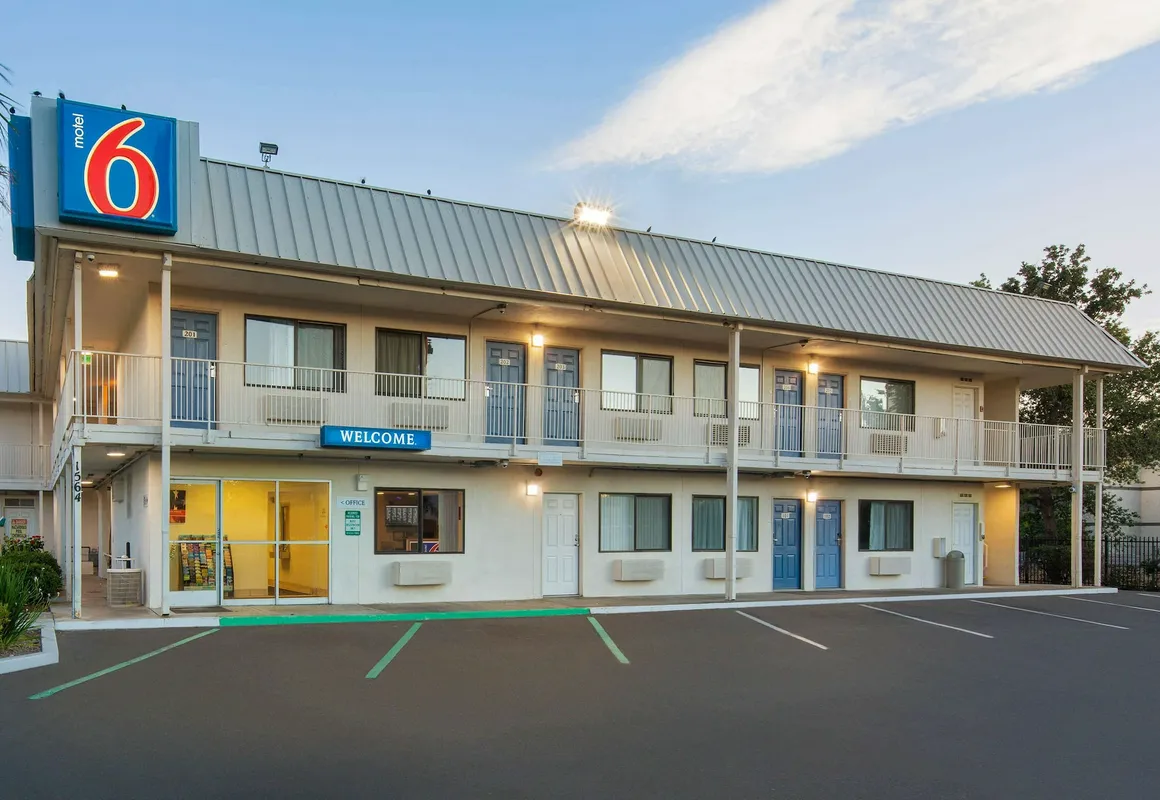 Motel 6 Woodland, CA – Sacramento Airport hotel hero