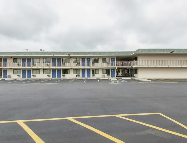 Motel 6 Kansas City, MO - Airport hotel detail image 4