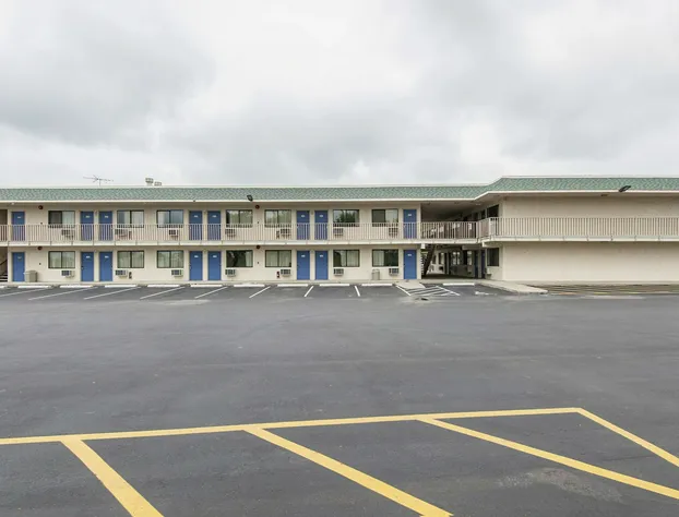 Motel 6 Kansas City, MO - Airport hotel detail image 3