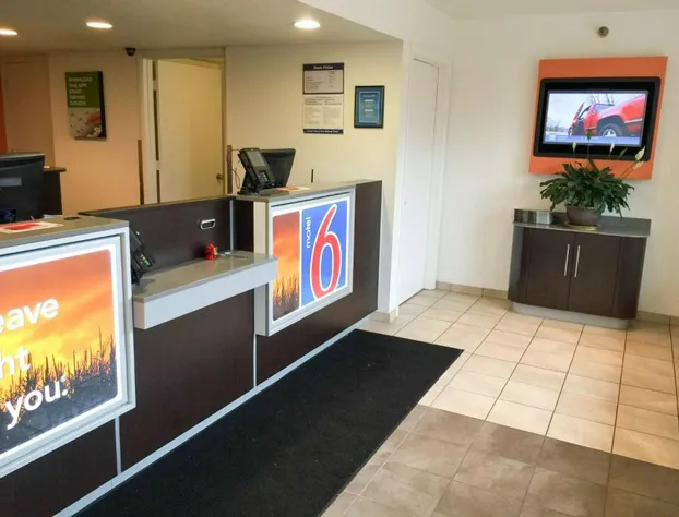 Motel 6 Roseville, MN - Minneapolis North hotel detail image 4