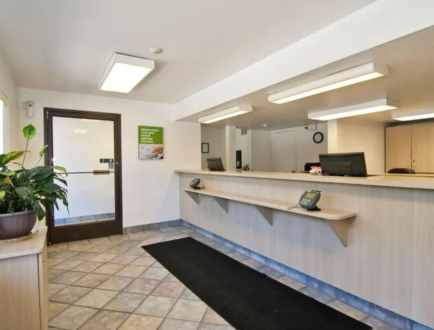 Motel 6 Roseville, MN - Minneapolis North hotel detail image 3