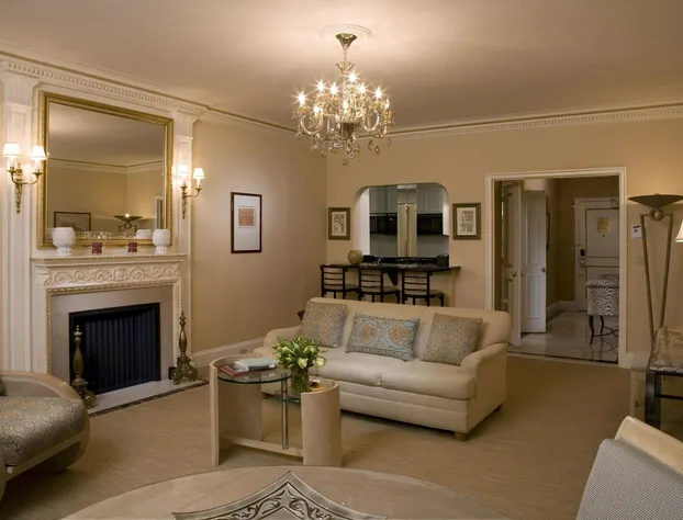 The Sherry Netherland hotel detail image 2