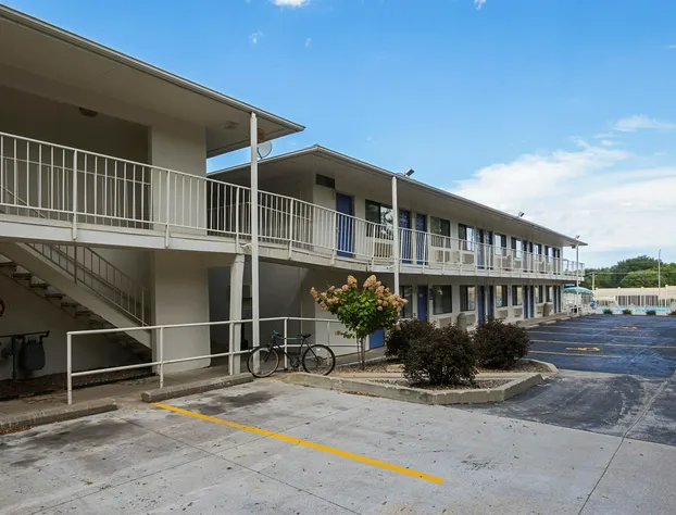 Motel 6 Rochester, MN hotel detail image 1