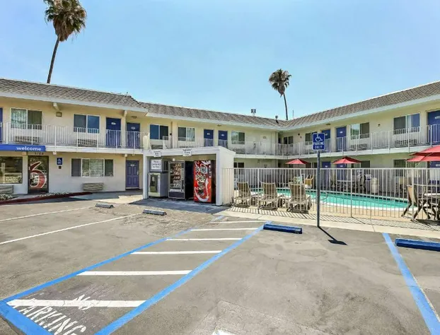 Motel 6 Pleasanton, CA hotel detail image 3