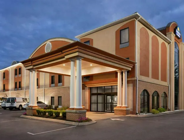 Days Inn & Suites by Wyndham Murfreesboro hotel detail image 1