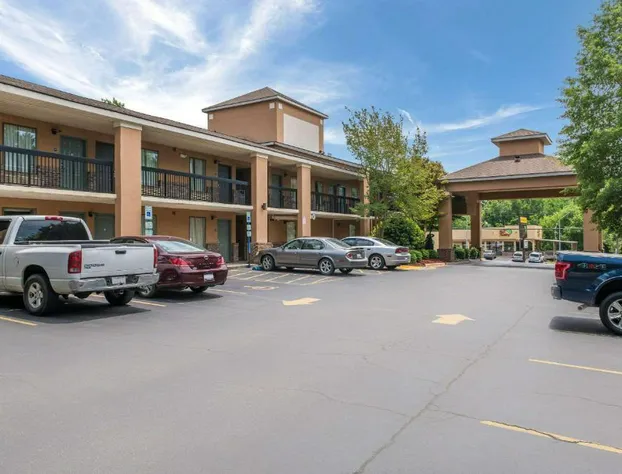 Quality Inn & Suites Rockingham hotel detail image 1