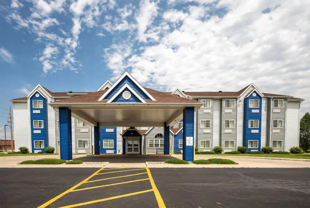 Microtel Inn & Suites by Wyndham Cheyenne hotel hero