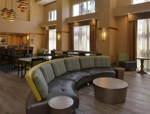 Hampton Inn & Suites Bakersfield North-Airport hotel detail image 3