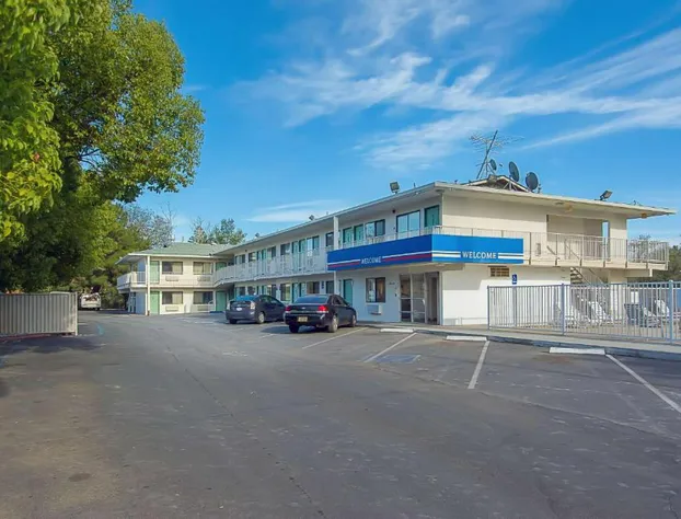 Motel 6 Red Bluff, CA hotel detail image 1