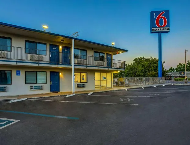 Motel 6 Red Bluff, CA hotel detail image 1