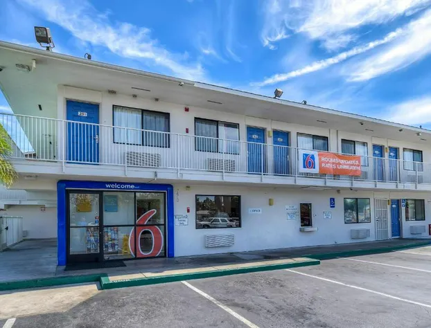 Motel 6 Stanton, CA - Anaheim West hotel detail image 1