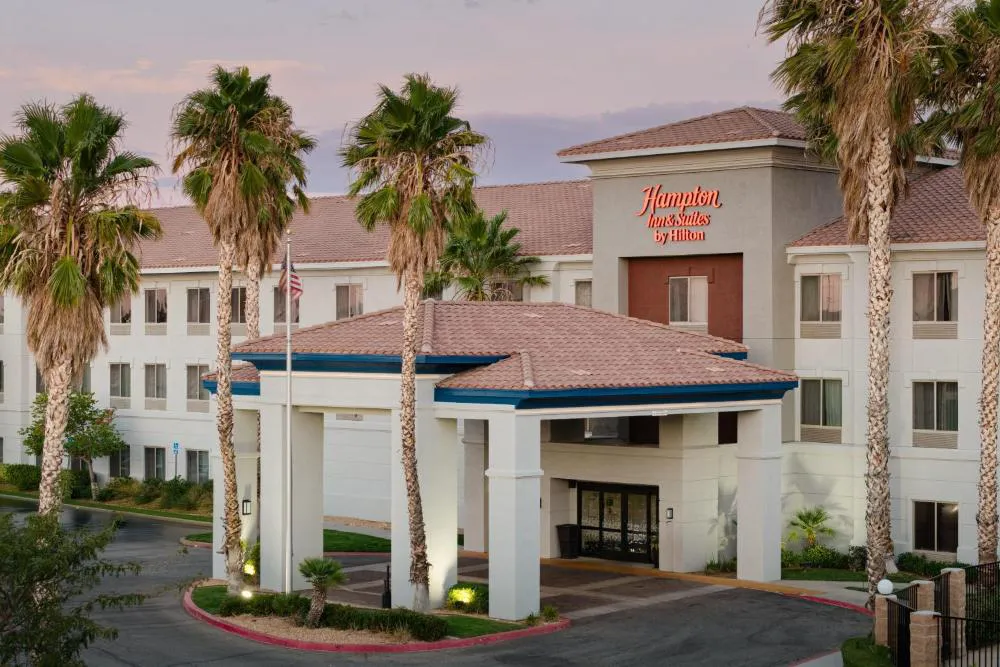 Hampton Inn & Suites Palmdale hotel hero