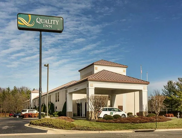 Quality Inn Richmond Airport hotel detail image 1