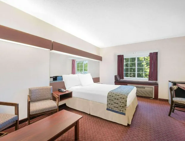 Microtel Inn & Suites by Wyndham Hamburg hotel detail image 3