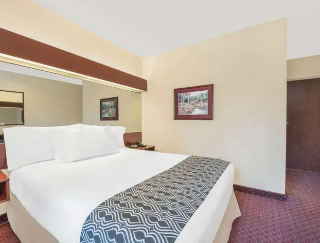 Microtel Inn & Suites by Wyndham Hamburg hotel detail image 4