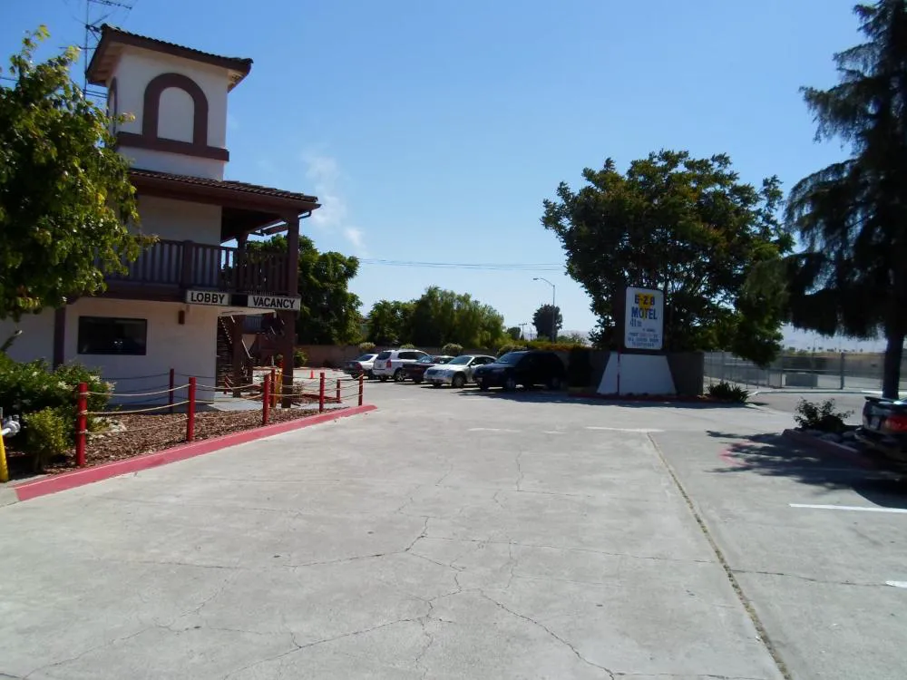 E-Z 8 Motel Newark hotel hero