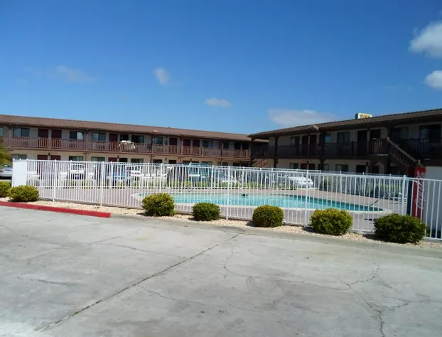 E-Z 8 Motel Newark hotel detail image 2