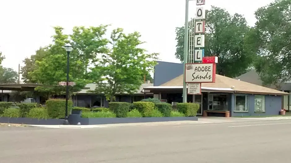 Adobe Sands Motel hotel hero