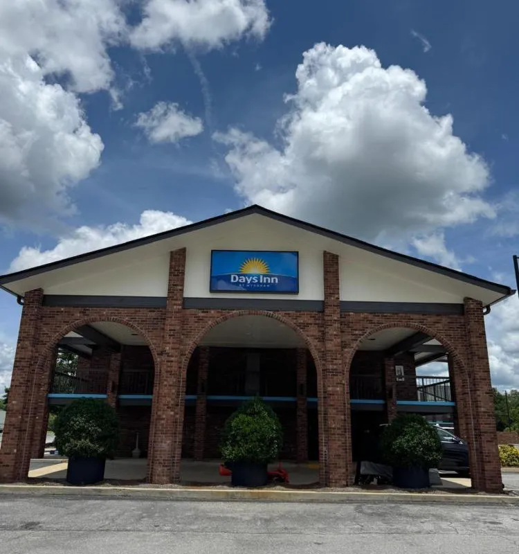 Days Inn by Wyndham Clanton AL hotel hero