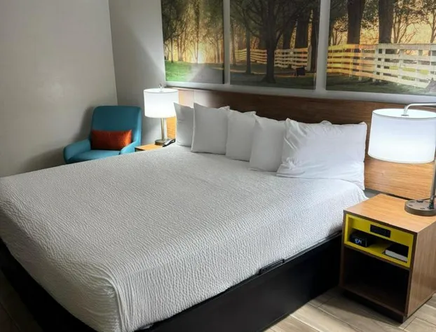 Days Inn by Wyndham Clanton AL hotel detail image 4