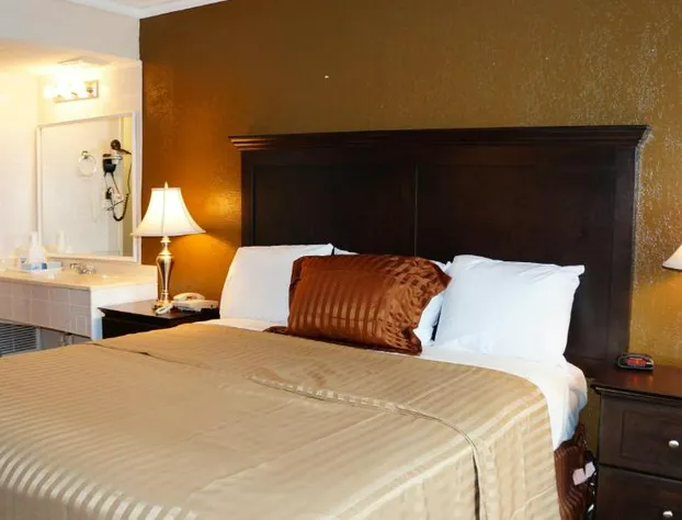 Americas Best Value Inn & Suites Kansas City hotel detail image 2