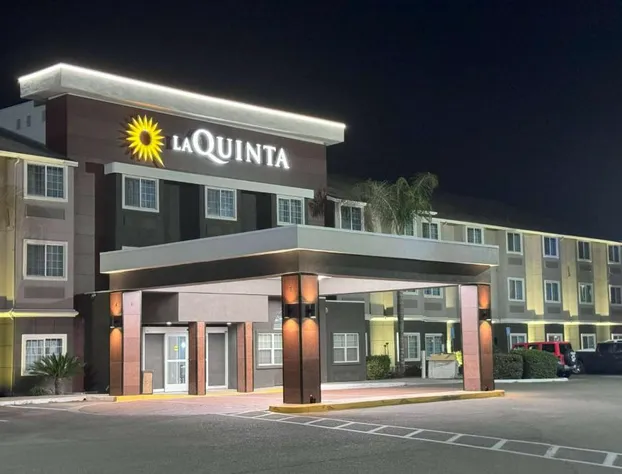 La Quinta Inn & Suites by Wyndham Tulare hotel detail image 1