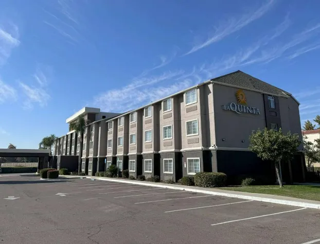 La Quinta Inn & Suites by Wyndham Tulare hotel detail image 4