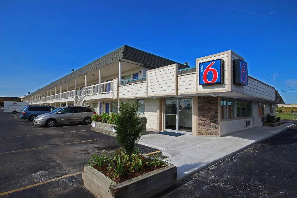 Motel 6 Lima, OH hotel hero