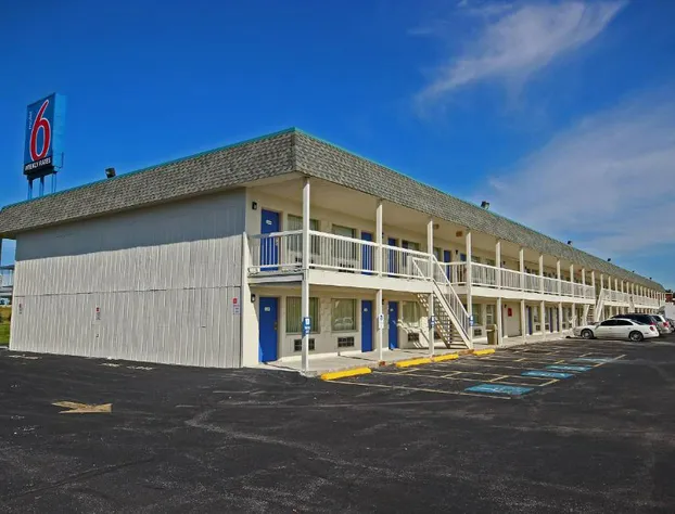 Motel 6 Lima, OH hotel detail image 1