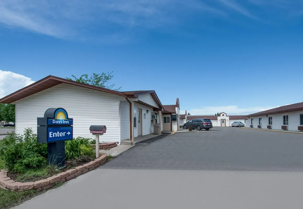 Days Inn by Wyndham Jamestown hotel hero