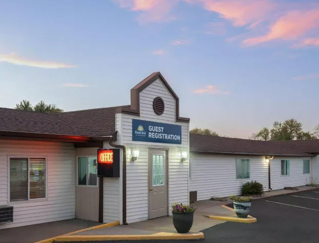 Days Inn by Wyndham Jamestown hotel detail image 1