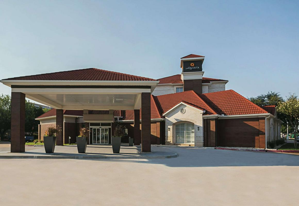 La Quinta Inn & Suites by Wyndham Dallas Plano West hotel hero