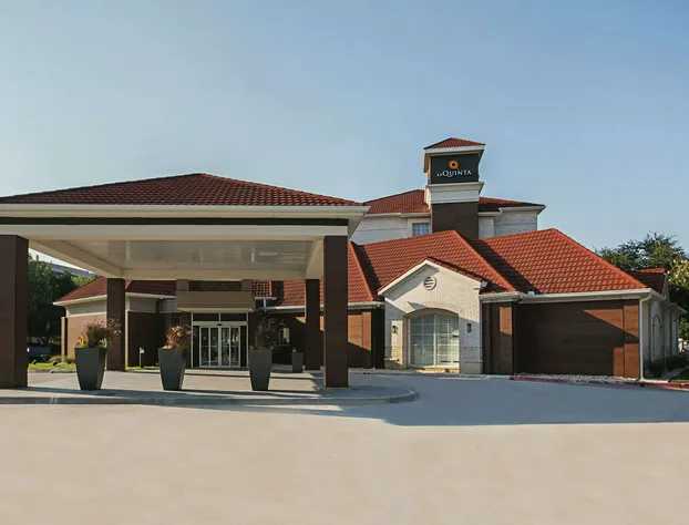 La Quinta Inn & Suites by Wyndham Dallas Plano West hotel detail image 1