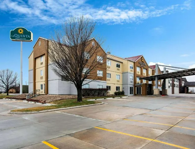 La Quinta Inn & Suites by Wyndham Emporia hotel detail image 1