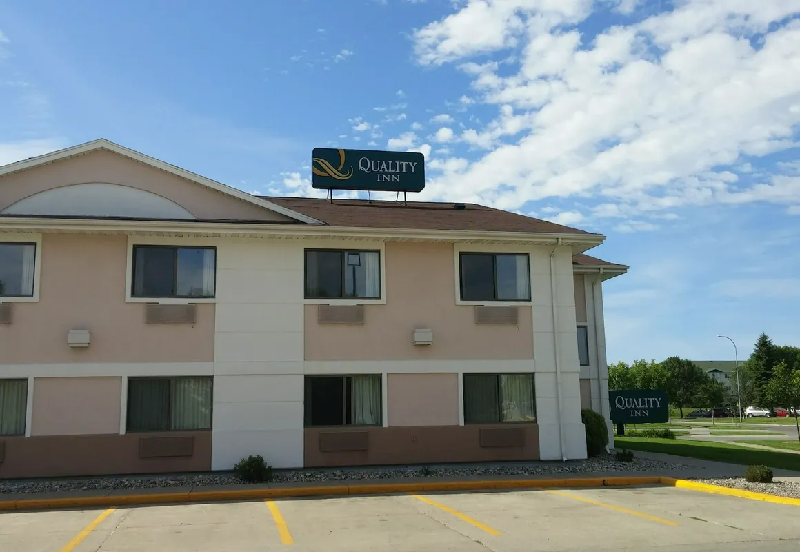 Quality Inn hotel hero