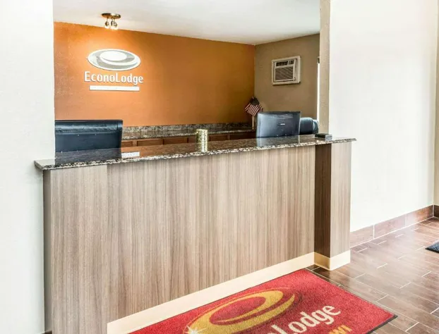 Econo Lodge La Crosse North hotel detail image 1