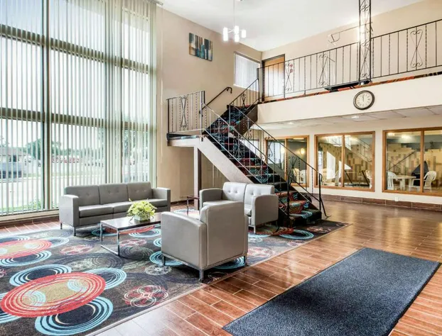 Econo Lodge La Crosse North hotel detail image 2