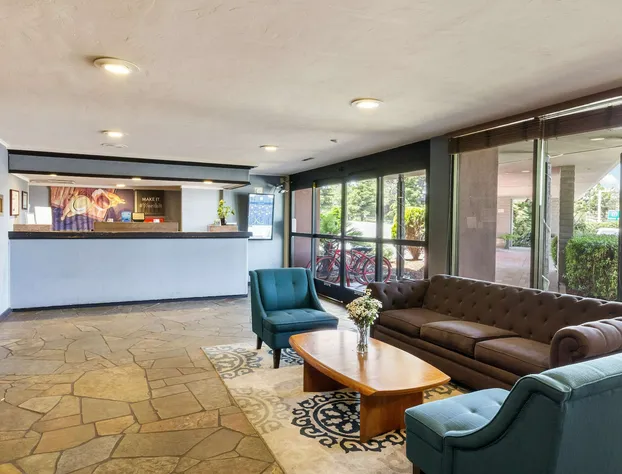 Red Lion Hotel Monterey hotel detail image 4