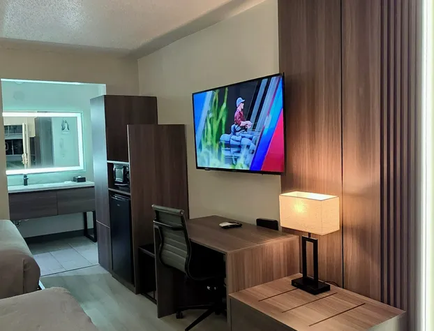 Quality Inn & Suites hotel detail image 4