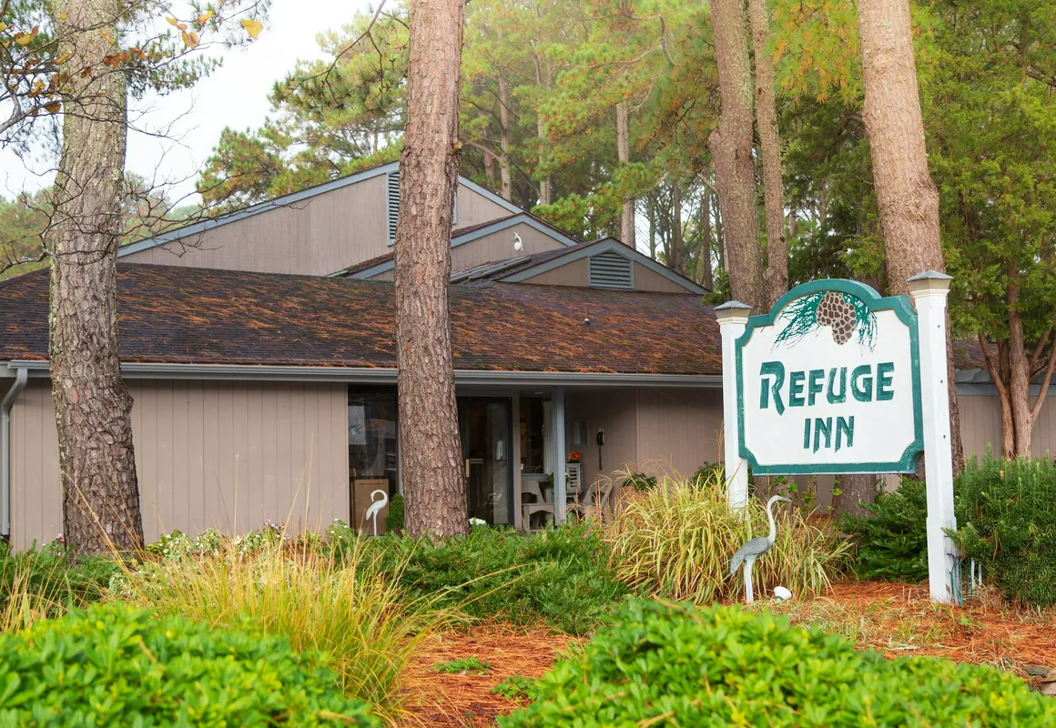Refuge Inn hotel hero