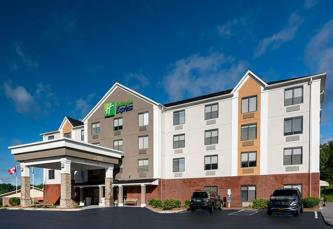 Holiday Inn Express Hillsville by IHG hotel hero