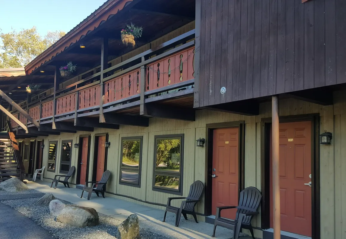 Timber Inn Motel hotel hero