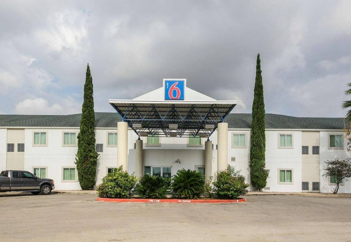 Motel 6 New Braunfels, TX hotel hero