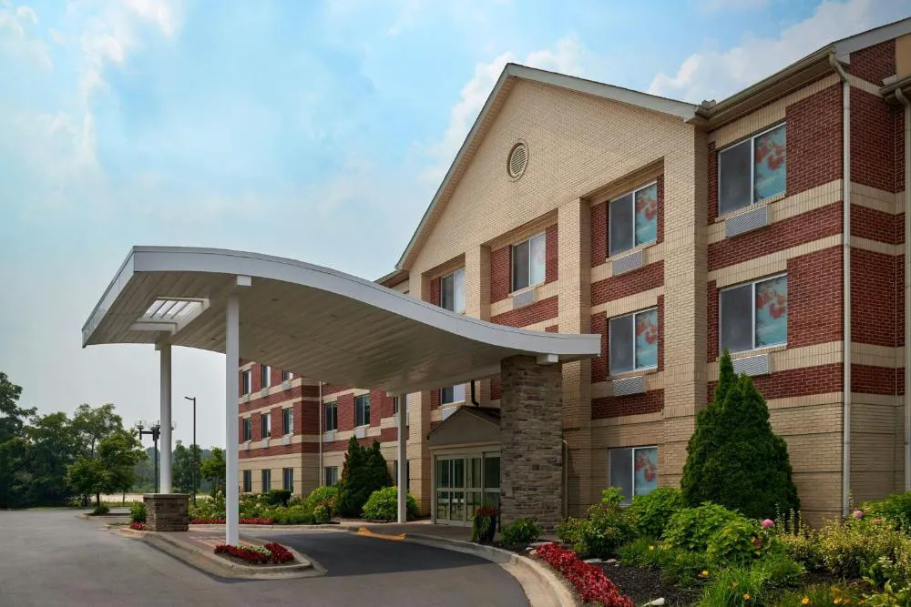 Fairfield Inn & Suites by Marriott Detroit Farmington Hills hotel hero