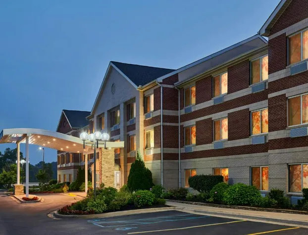 Fairfield Inn & Suites by Marriott Detroit Farmington Hills hotel detail image 1